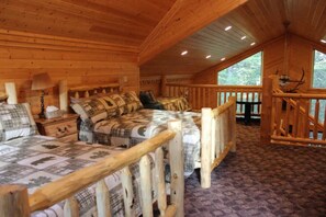 2 bedrooms, travel cot, WiFi, bed sheets