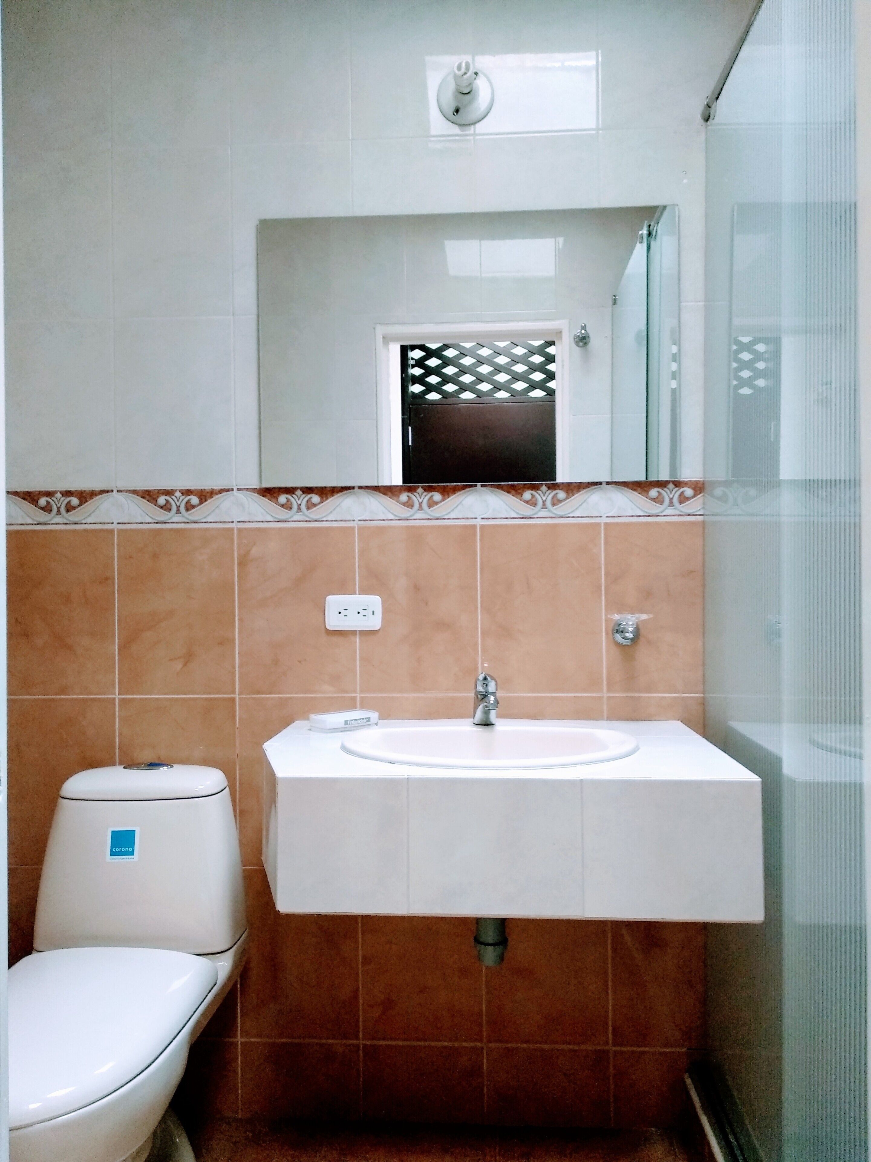 HERMOSA Y CÓMODA CASA EN GIRARDOT