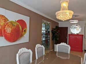 Dining - ModernLuxe - Netflix, WIFI, AC, Cable TV 2 (Santiago De Los Caballeros)