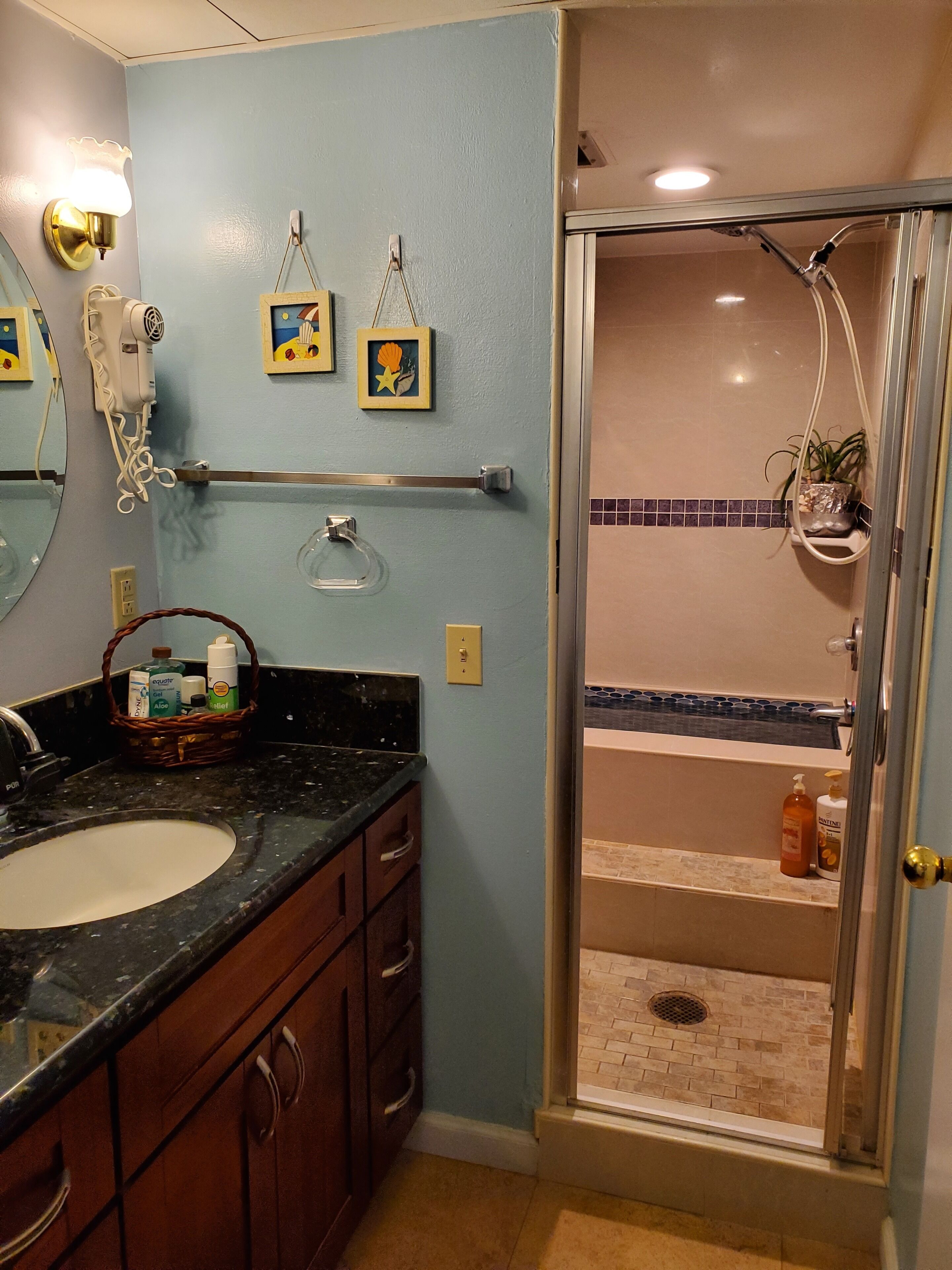 Wake up in paradise with a touch of Hawaiian rainbow