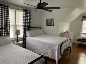 4 chambres, fer et planche à repasser, Wi-Fi, draps fournis