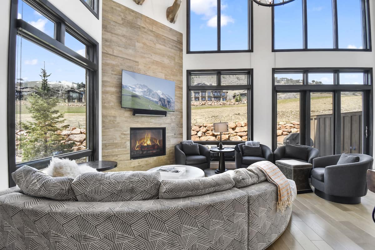 Luxury Townhome | Living area | 50-inch TV with cable channels, fireplace, Netflix