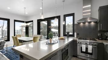 럭셔리 콘도 | 전용 주방 | 대용량 냉장고, 전자레인지, 오븐, 쿡탑