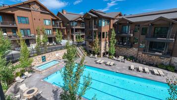 Outdoor pool, pool loungers