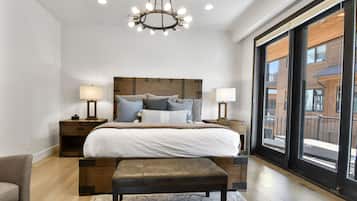 Luxury Townhome | 3 bedrooms, premium bedding, down comforters, individually decorated