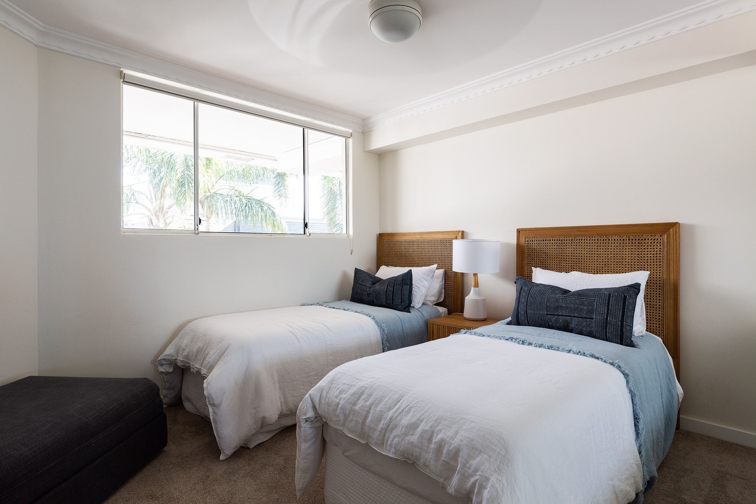 Absolute beachfront luxury Manly apartment with views — image 19