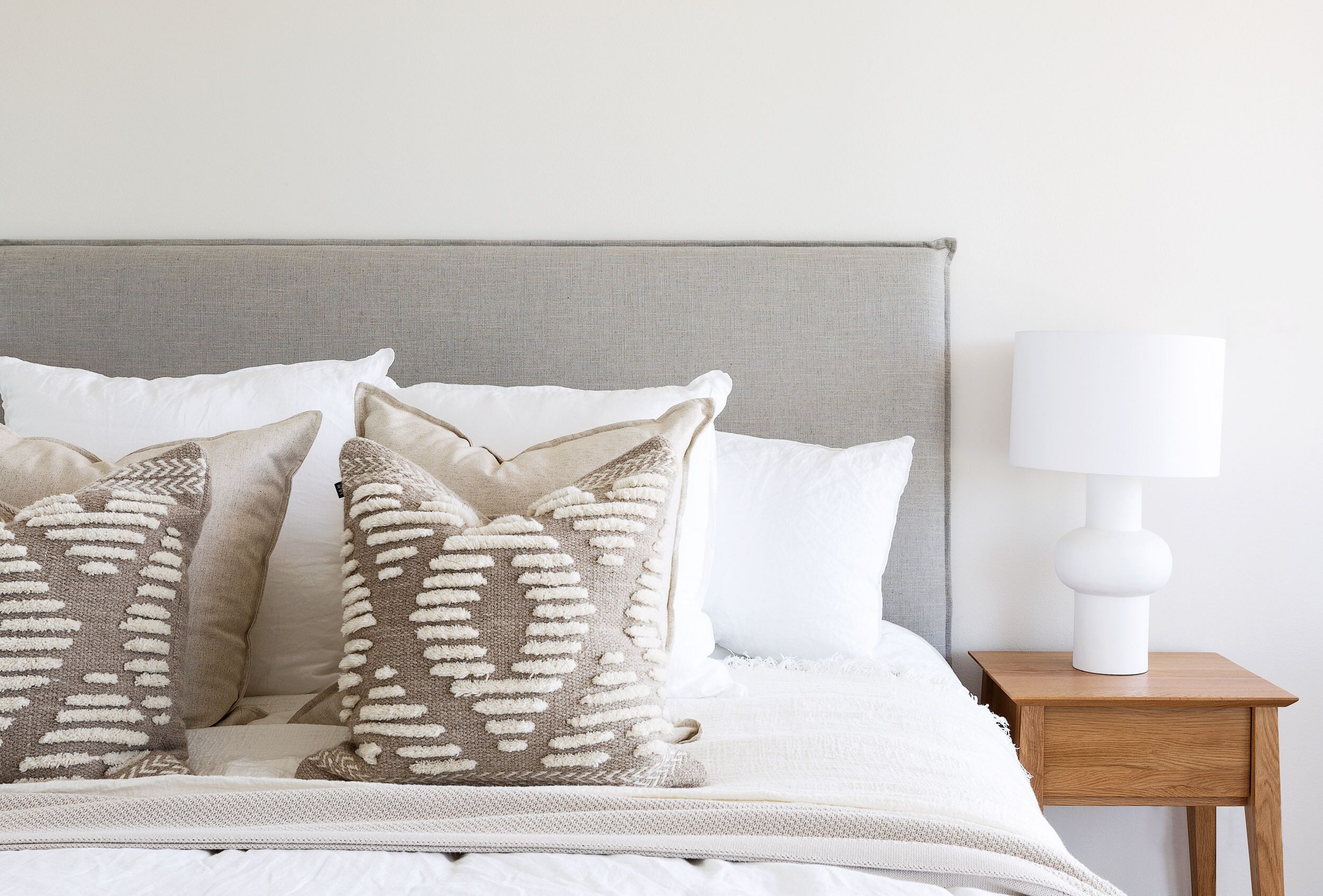 Absolute beachfront luxury Manly apartment with views — image 8