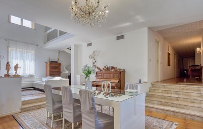 Gorgeous home in Piacenza with private swimming pool, can be inside or outside