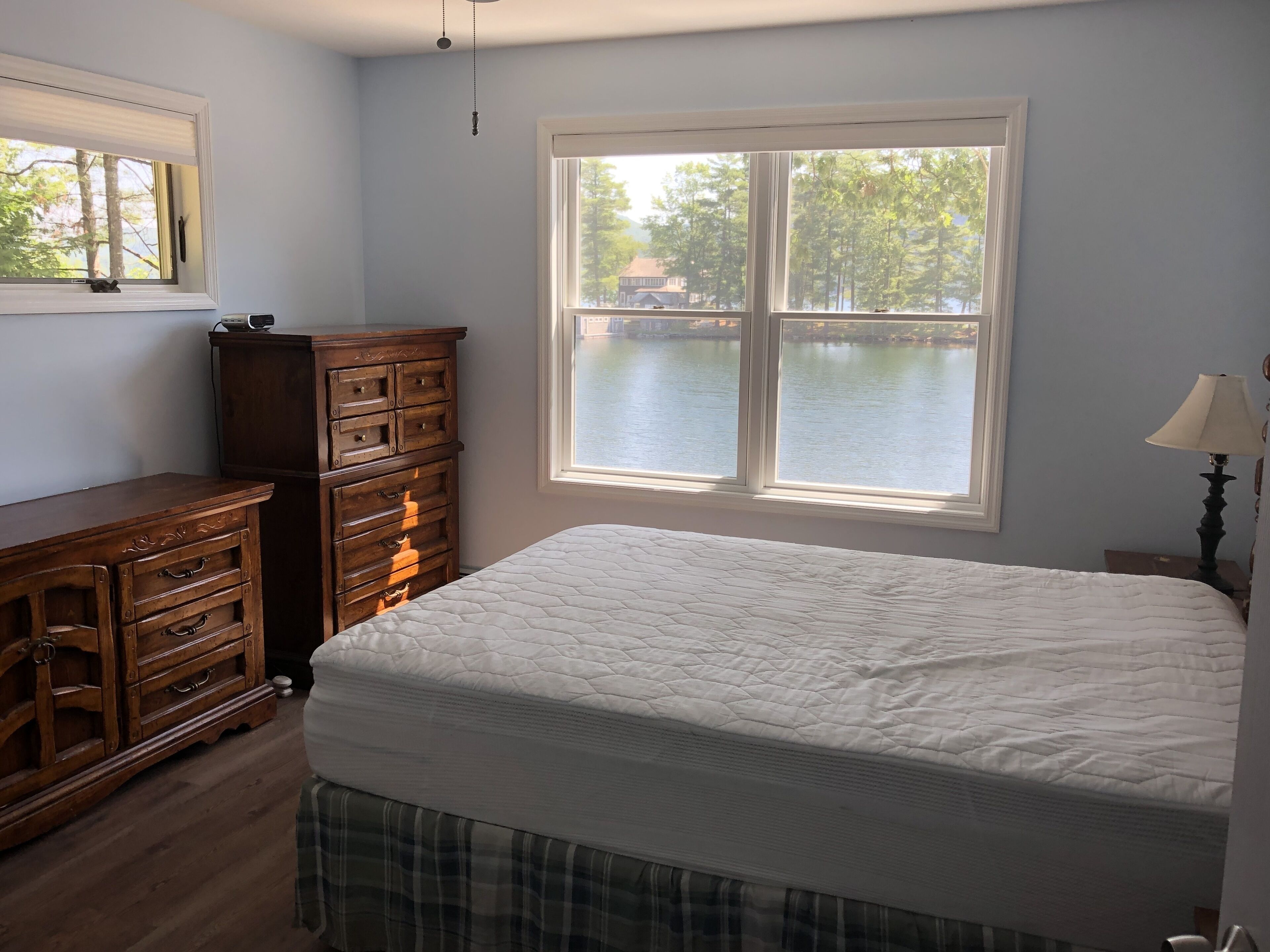 Amazing waterfront retreat on Lake St. Catherine 