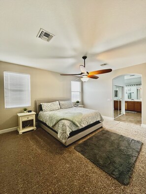 4 bedrooms, iron/ironing board, free WiFi, bed sheets