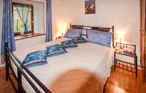 3 habitaciones, cuna de viaje, wifi y ropa de cama 