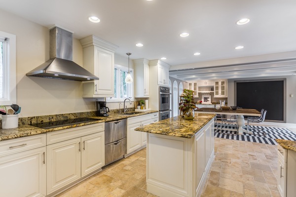 Frigorífic, microones, forn i placa de cuina