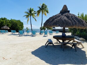 Beach nearby, sun-loungers, beach towels - 2BR - Key Largo Sunshine Getaway (Tavernier)