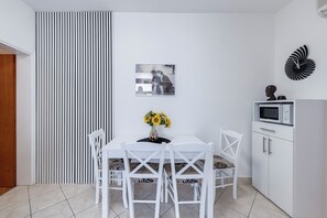 Apartment, 2 Bedrooms, Terrace | Dining room