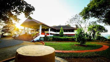 Halaman properti