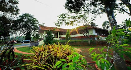 Bungalow With Tea Garden View