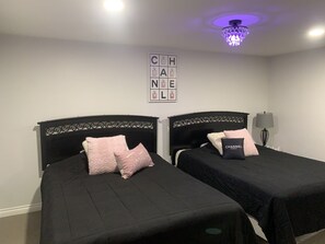 5 bedrooms, iron/ironing board, free WiFi, bed sheets