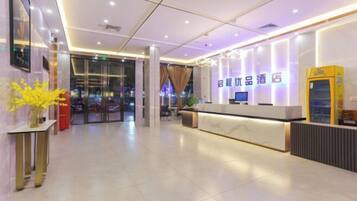 Lobby-Lounge