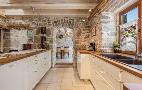 Amazing home in Ruzici