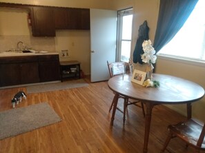 Interior - Entire House great price, the cats meow (Lawton)