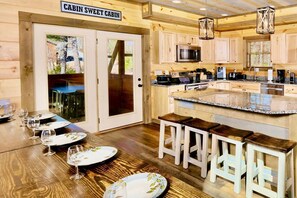 雪櫃、微波爐、焗爐、爐具