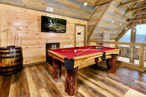 Game room - Treetop Treasure with Fire Pit, Game Rm, Bball, A+ Views, Swings, Yard, Desk, EV (Sevierville)
