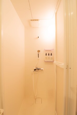 Apartment, Non Smoking | Bathroom shower