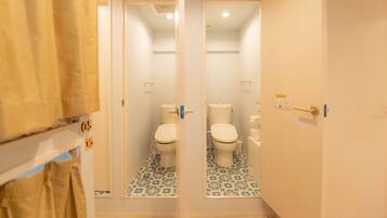 Apartment, Non Smoking | Bathroom | Separate bathtub and shower, free toiletries, hair dryer