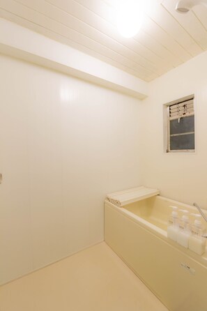 Apartment, Non Smoking | Bathroom