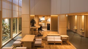 Lobby lounge - Hotel Senren Kyoto Higashiyama Kiyomizu (Kyoto)