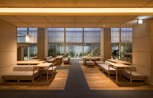 Lobby lounge