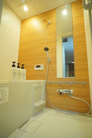 House, Non Smoking | Bathroom | Separate tub and shower, free toiletries, hair dryer, electronic bidet