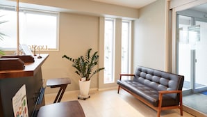 Lobby - Condominium OKOU Miebashiekimae (Naha)