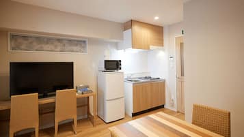 Superior Twin Room, Non Smoking | Private kitchenette | Fridge, microwave, stovetop, electric kettle