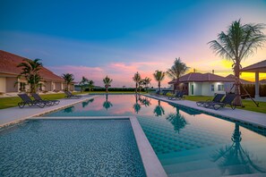 Outdoor pool - Luxury 2 Bedroom Townhouse MST3 (Hua Hin)