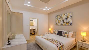 Family Townhome | 2 bedrooms, free WiFi, bed sheets