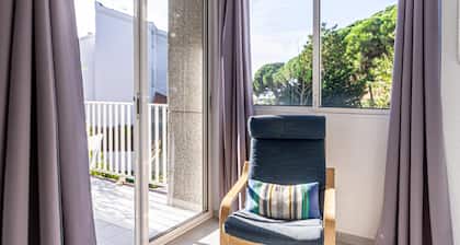 Apartment in front of the beach 40min BCN by train