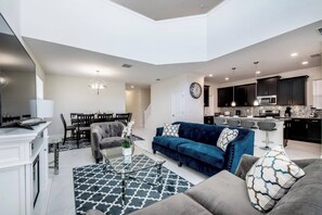 Villa, 5 habitaciones, piscina privada, vistas al jardín | Interior