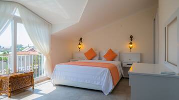 Vila Deluks | 5 kamar tidur, brankas, dan didekorasi berbeda-beda