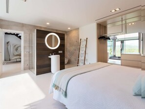 4 bedrooms, iron/ironing board, Internet, bed sheets - Montblau, luxury holiday villa (Buger)