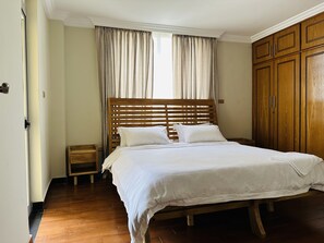 3 soverom, strykejern/-brett, wi-fi og sengetøy