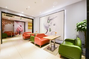 Dining - 7 Days Premium (Chongqing Nanping Pedestrian Street Light Rail Station) (Chongqing)