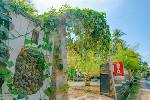 Exterior - OYO 1725 Banyu Asem Residence (Banyuwangi)