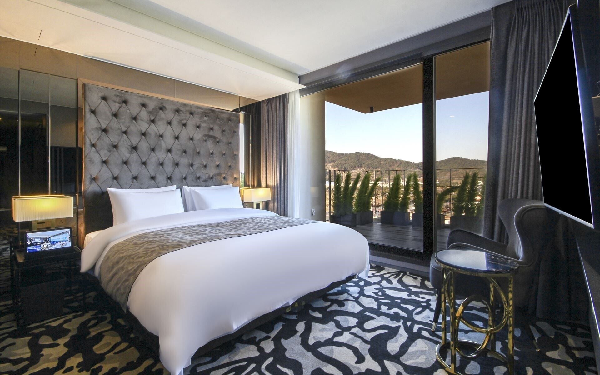 1 bedroom, premium bedding, memory-foam beds, blackout curtains