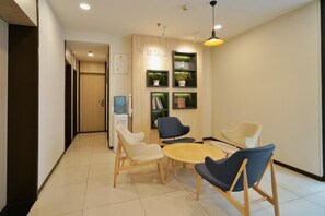 Lobby - Hanting Hotel Qingdao Taidong Wanda (Qingdao)