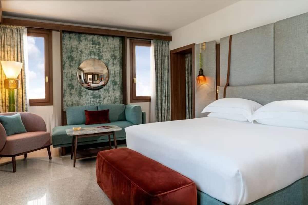 1 slaapkamer, een minibar, een kluis op de kamer, een bureau