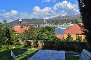 Outdoor dining - Leela Apartment,  ideal for romantic gateway! (Dubrovnik)