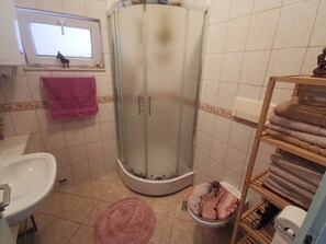 Shower, hair dryer, towels, soap - Leela Apartment,  ideal for romantic gateway! (Dubrovnik)