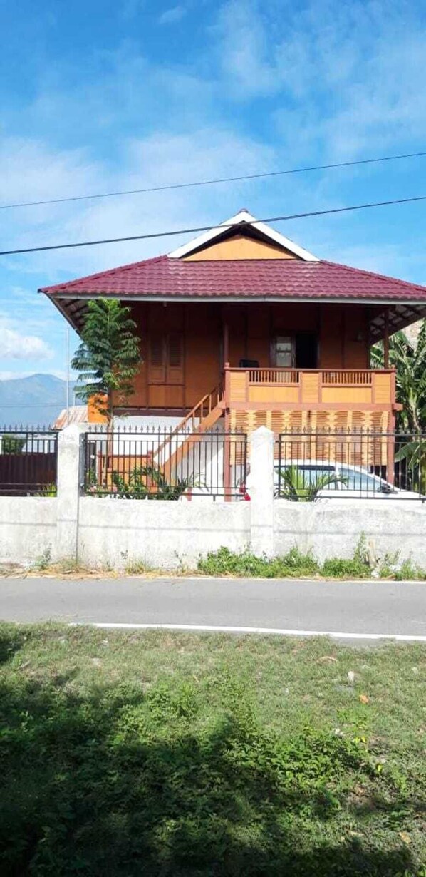 House | Private kitchen | Fridge, microwave, stovetop, dishwasher