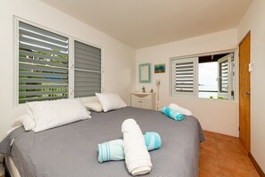 2 chambres, fer et planche à repasser, Wi-Fi, draps fournis